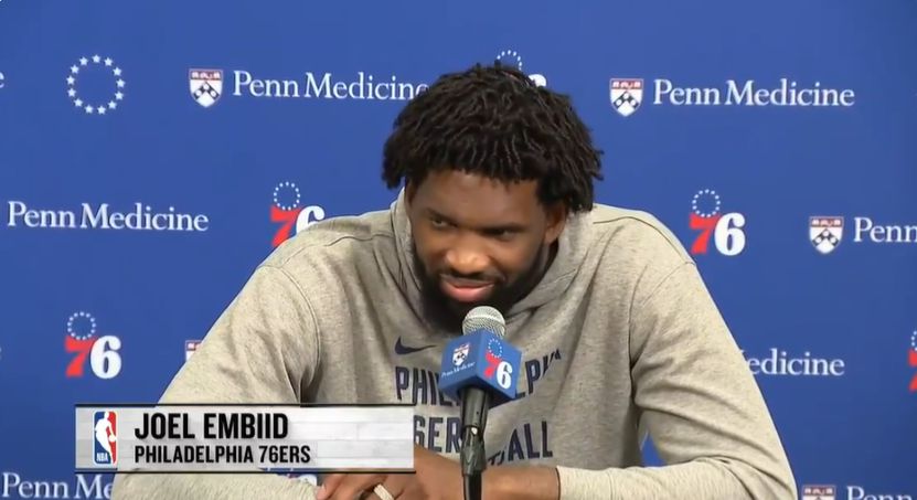 Embiid antwortete, dass die Mannschaft in dieser Saison ohne ihn besser sei: „Was zählt, ist das Spielen gegen starke Teams und die Playoffs.“