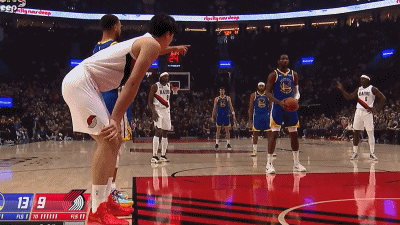 Medienperson: Von Curry namentlich geschlagen zu werden, ganz zu schweigen von Yang Hansen, selbst Gordon konnte es gestern nicht ertragen.