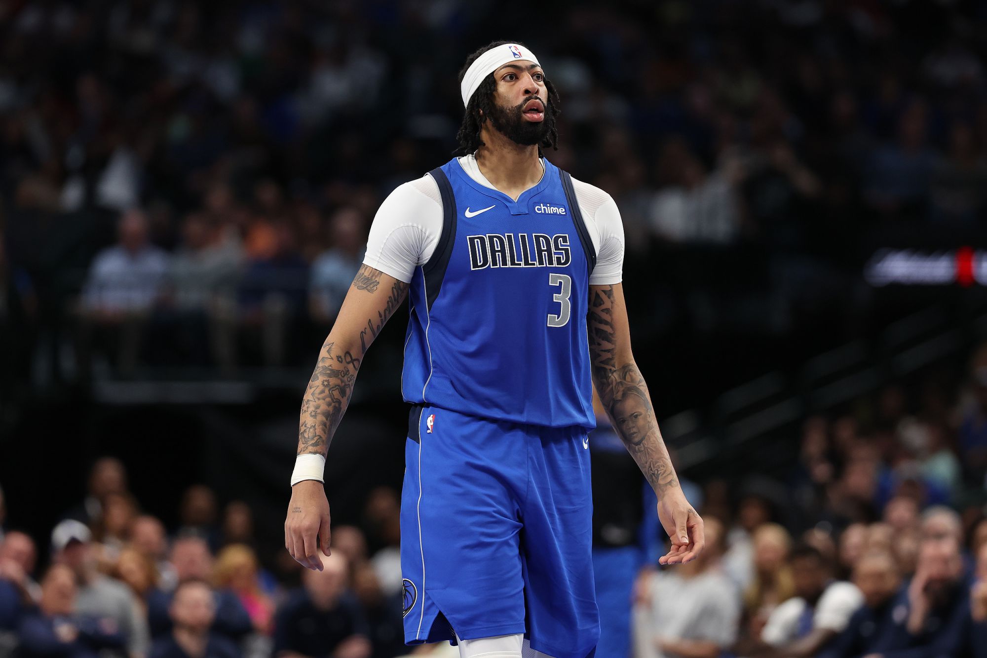 Verletzungsbericht der Mavericks: Davis, der sich zuvor eine Zerrung der linken Wade zugezogen hatte, wurde auf zweifelhaft hochgestuft.