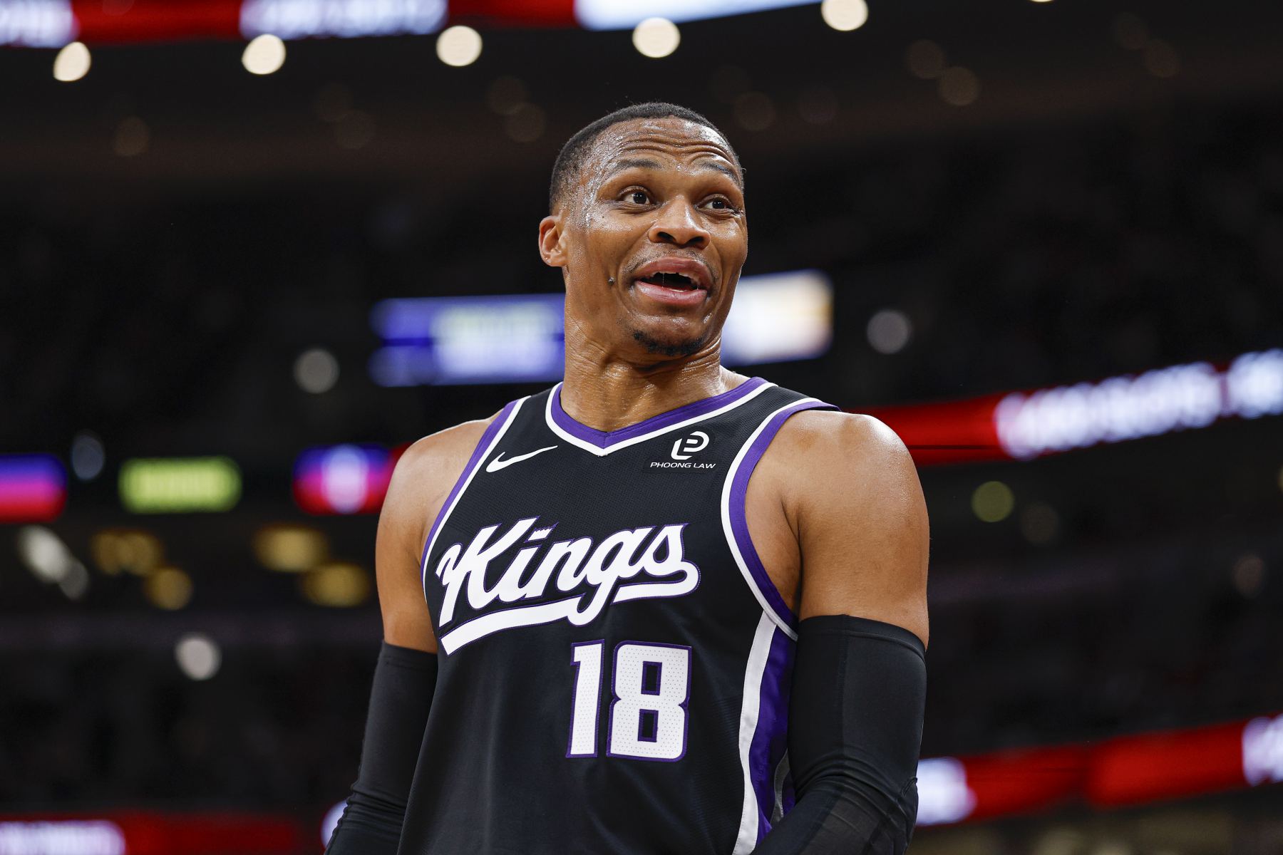 Schlechte Ballkontrolle! Die Reservemannschaft von Westbrook machte in der Halbzeit 0 von 5 Außenwürfen und lieferte 6 Assists.