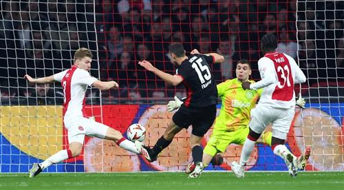 Ajax gegen Eintracht Frankfurt