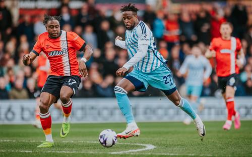 Luton Town gegen Nottingham Forest